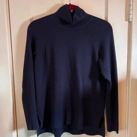 Ann Taylor Sweaters - Ladies Ann Taylor Navy Sweater Turtleneck Long Sleeved Size XSP‎ Pre-owned